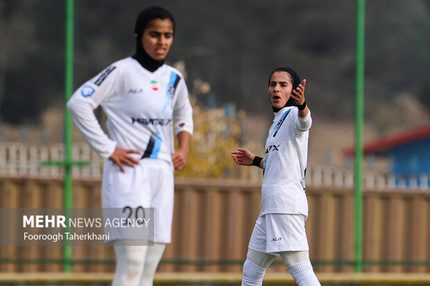 Paykan, Khatun Bam women's football teams match