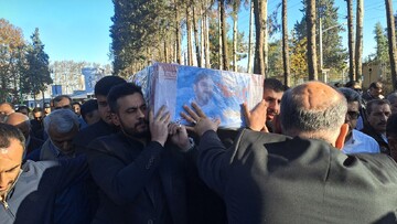 دانشجویان گرگانی با پیکر شهید «غلامرضا تولی» وداع کردند