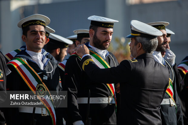 نمایشگاه توانمندی ها و دستاوردهای نیروی دریایی ارتش جمهوری اسلامی