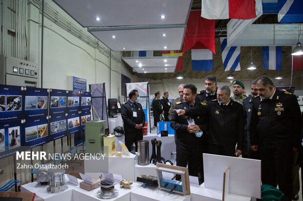 نمایشگاه توانمندی‌ها و دستاوردهای فنی و تخصصی نیروی دریایی راهبردی ارتش جمهوری اسلامی ایران صبح امروز ۱۱ آذرماه ۱۴۰۲ در ستاد نیروی دریایی ارتش برگزار شد