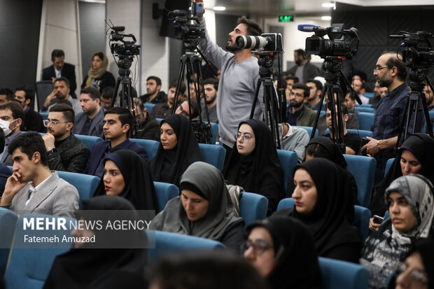 همایش بزرگداشت چهل و چهارمین سالروز تصویب قانون اساسی عصر ۱۱ آذر ماه ۱۴۰۲ با حضور عباسعلی کدخدایی، حجت الاسلام عباس کعبی نسب عضو مجلس خبرگان رهبری، هادی طحان نظیف سخنگوی شورای نگهبان برگزار شد