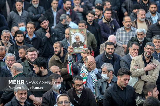 مراسم وداع با پیکرهای مطهر ۸ شهید مدافع‌ حرم که پس از گذشت هشت سال به کشور بازگشته‌اند، عصر امروز یکشنبه ۱۱ آذر ۱۴۰۲ در معراج شهدای تهران برگزار شد