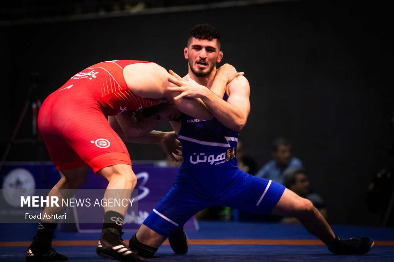 شکست کشتیگیران ایران مقابل روسها نکته مثبت لیگ بود!
