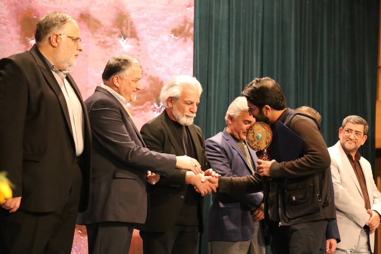 ظرفیتهای مهمی که باید آنها را جدی بگیریم/معرفی هنرمندان برگزیده