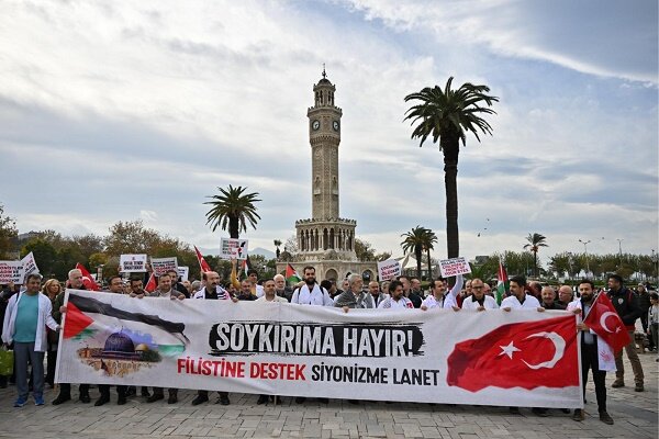Türk hekimler İsrail'i protesto etti