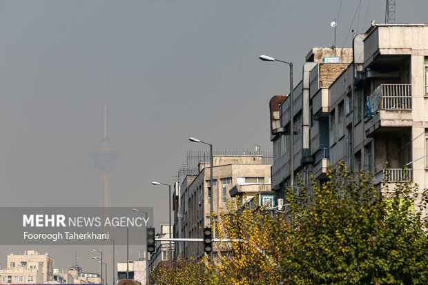 هوای تهران در وضعیت نارنجی است / تداوم آلودگی در هوای پایتخت