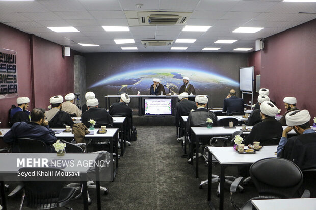 اسلام «زن تمدن ساز و جامعه ساز» را به دنیا معرفی کرد