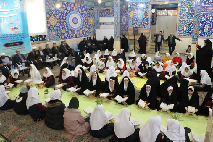 تلاوت آیات قرآن و عمل به آن راهگشای زندگی بندگان مومن است