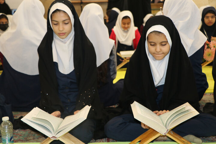 تلاوت آیات قرآن و عمل به آن راهگشای زندگی بندگان مومن است