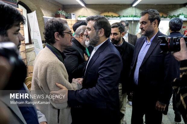 محمدمهدی اسماعیلی وزیر فرهنگ و ارشاد اسلامی در آیین یادبود «پروانه معصومی» حضور دارد
