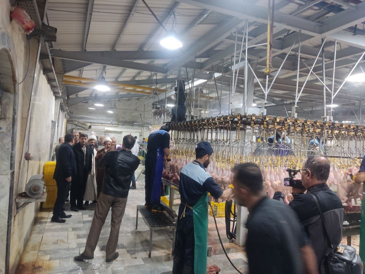 بازدید شبانه از کشتارگاه مرغ سنندج/افزایش گشتهای مشترک در بازار