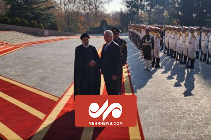 Küba lideri Tahran'da resmi törenle karşılandı Küba lideri Tahran'da resmi törenle karşılandı