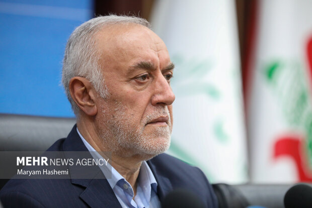 علیرضا فخاری استاندار تهران در نشست خبری کنگره ۲۴۰۰۰ شهید پایتخت حضور دارد