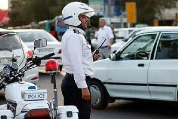 برخورد پلیس با تردد بدون مجوز کامیون‌ها در شهر کرمانشاه/۱۰۰ دستگاه کامیون در پارکینگ‌ها توقیف شدند