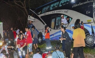 Tayland'da otobüs kazasında 14 kişi öldü