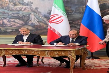 إيران وروسيا توقعان وثيقة مشتركة لمواجهة العقوبات