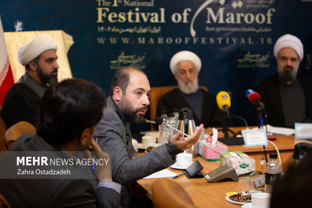 مهرداد توکلی دبیر نخستین جشنواره ملی فرهنگی هنری معروف در نشست «نخستین جشنواره ملی فرهنگی هنری معروف» حضور دارد
