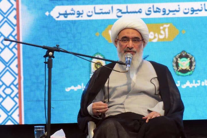 دشمنان با جنگ رسانه‌ای در مسیر انقلاب سنگ اندازی می‌کنند