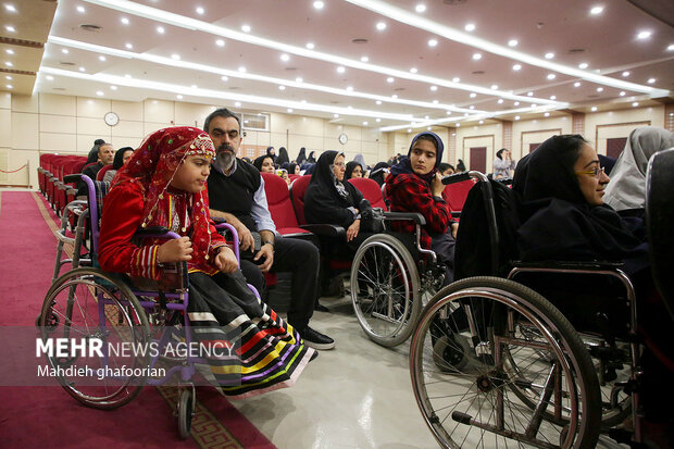 گرامیداشت روز جهانی معلولین و تجلیل از مقام آوران کشوری