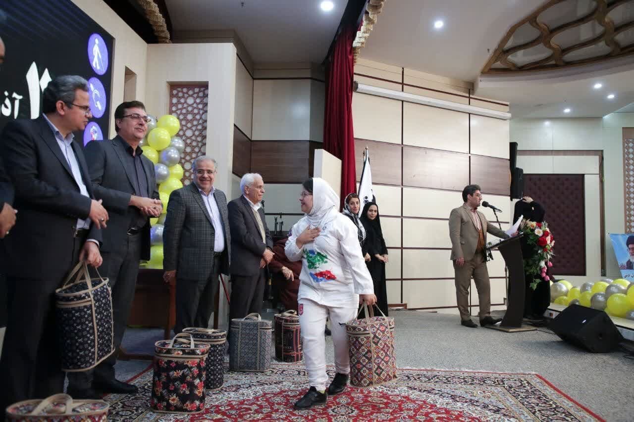 روز جهانی معلولان و تجلیل از مقام آوران کشوری در مشهد برگزار شد