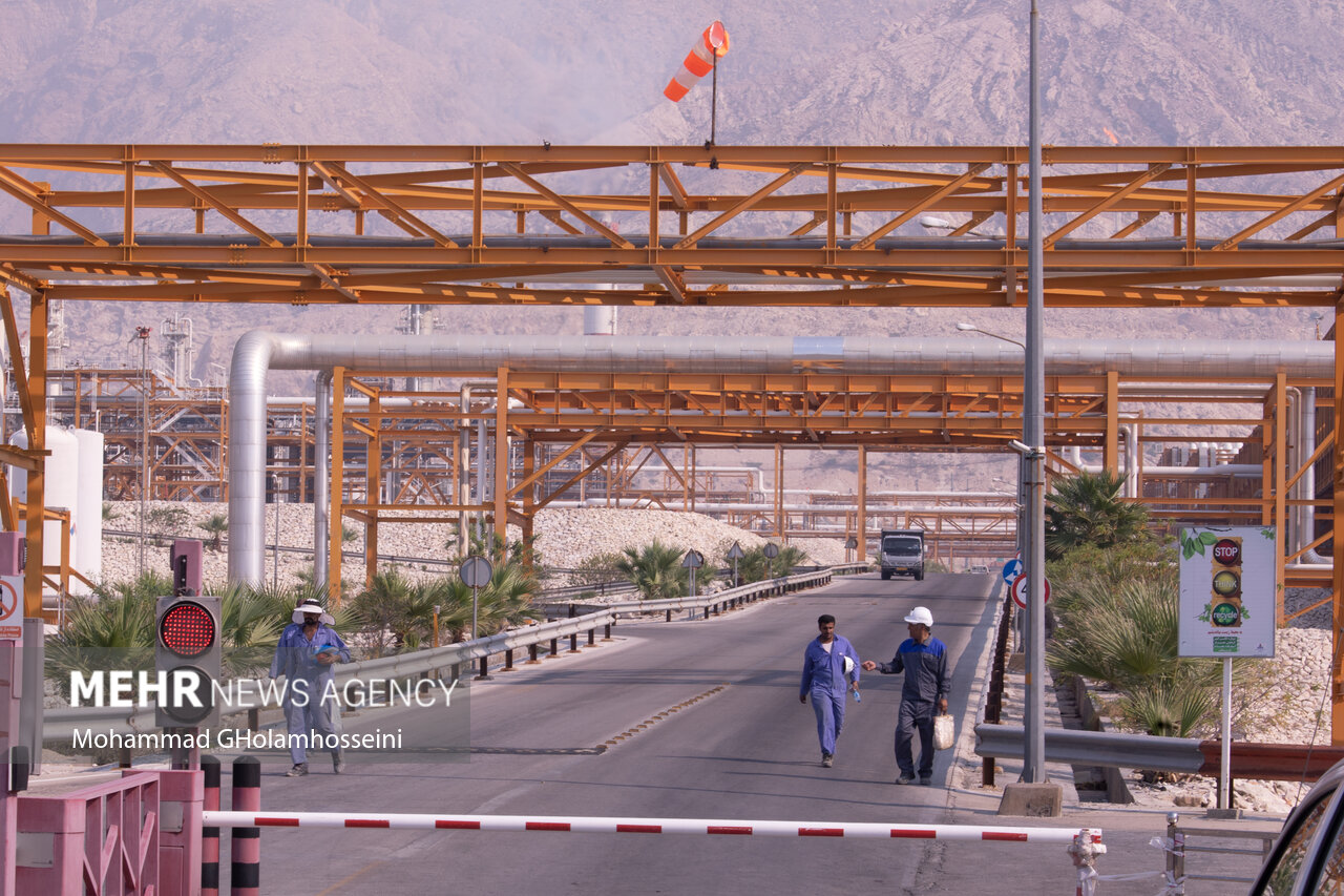 عسلویه سرزمین فرصتهای بیشمار؛ سهم جامعه محلی از مواهب صنعت کم است