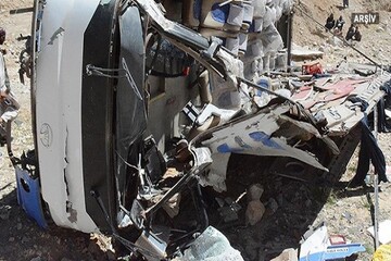 Pakistan'da otobüs kazası: 17 kişi öldü