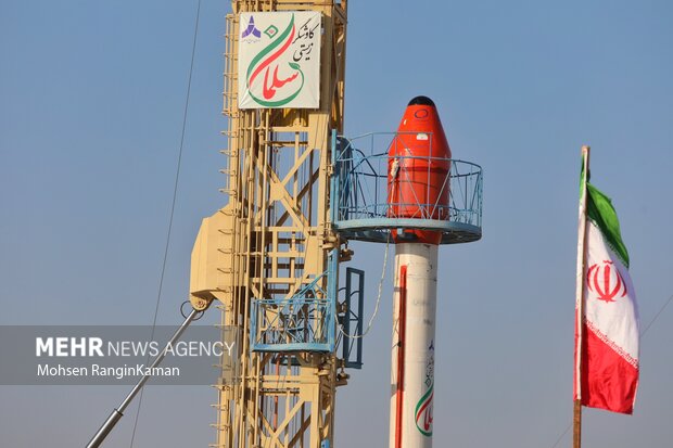 İran'ın yeni yaşam kapsülü uzaya fırlatıldı