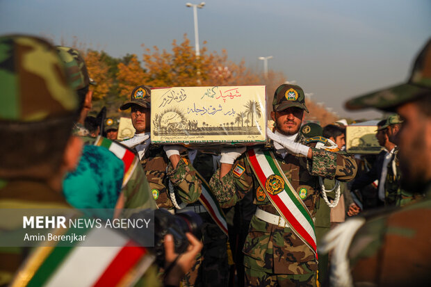 استقبال از هشت شهید گمنام هشت سال دفاع مقدس در شیراز