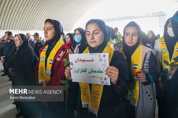 استقبال از هشت شهید گمنام هشت سال دفاع مقدس در شیراز