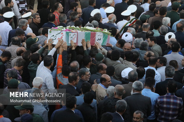 تشییع شهید گمنام در بوشهر