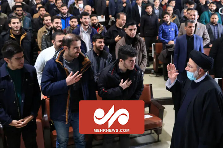 تشکر رییسی از دانشگاهیان تشکر رییسی از دانشگاهیان