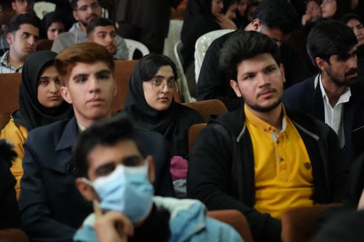 واکنش استاندار به سوال انتصابات سفارشی و برگشت بودجه لرستان