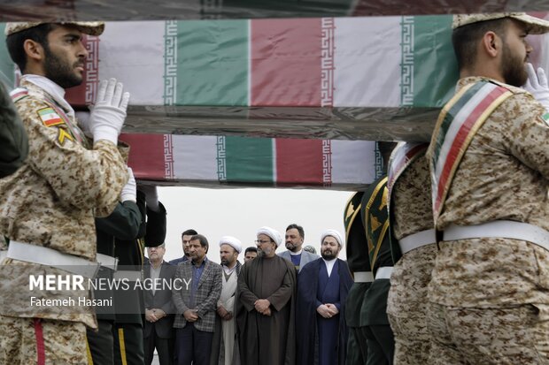 ورود پیکر مطهر دوازده شهید گمنام