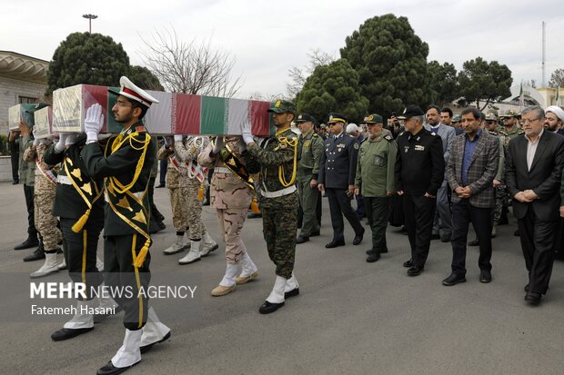 ورود پیکر مطهر دوازده شهید گمنام