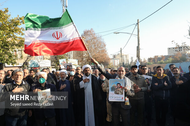 مراسم تشییع شهید مدافع حرم حسن اکبری بعدازظهر امروز پنج شنبه ۱۶ آذر ماه ۱۴۰۲ با حضور پر شور مردم و خانواده‌های شهدا و ایثارگران در آستان مقدس امامزادگان جعفر و حمیده خاتون برگزارشد