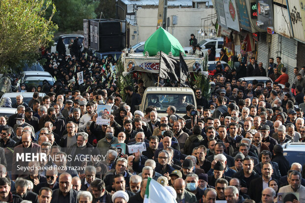 مراسم تشییع شهید مدافع حرم حسن اکبری بعدازظهر امروز پنج شنبه ۱۶ آذر ماه ۱۴۰۲ با حضور پر شور مردم و خانواده‌های شهدا و ایثارگران در آستان مقدس امامزادگان جعفر و حمیده خاتون برگزارشد