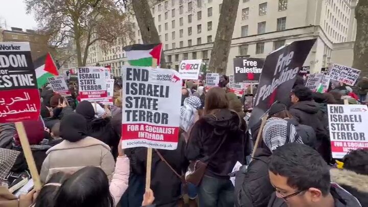 برطانیہ، غزہ کے عوام کے حق میں یونیوسٹی اساتذہ اور طلباء کا مظاہرہ