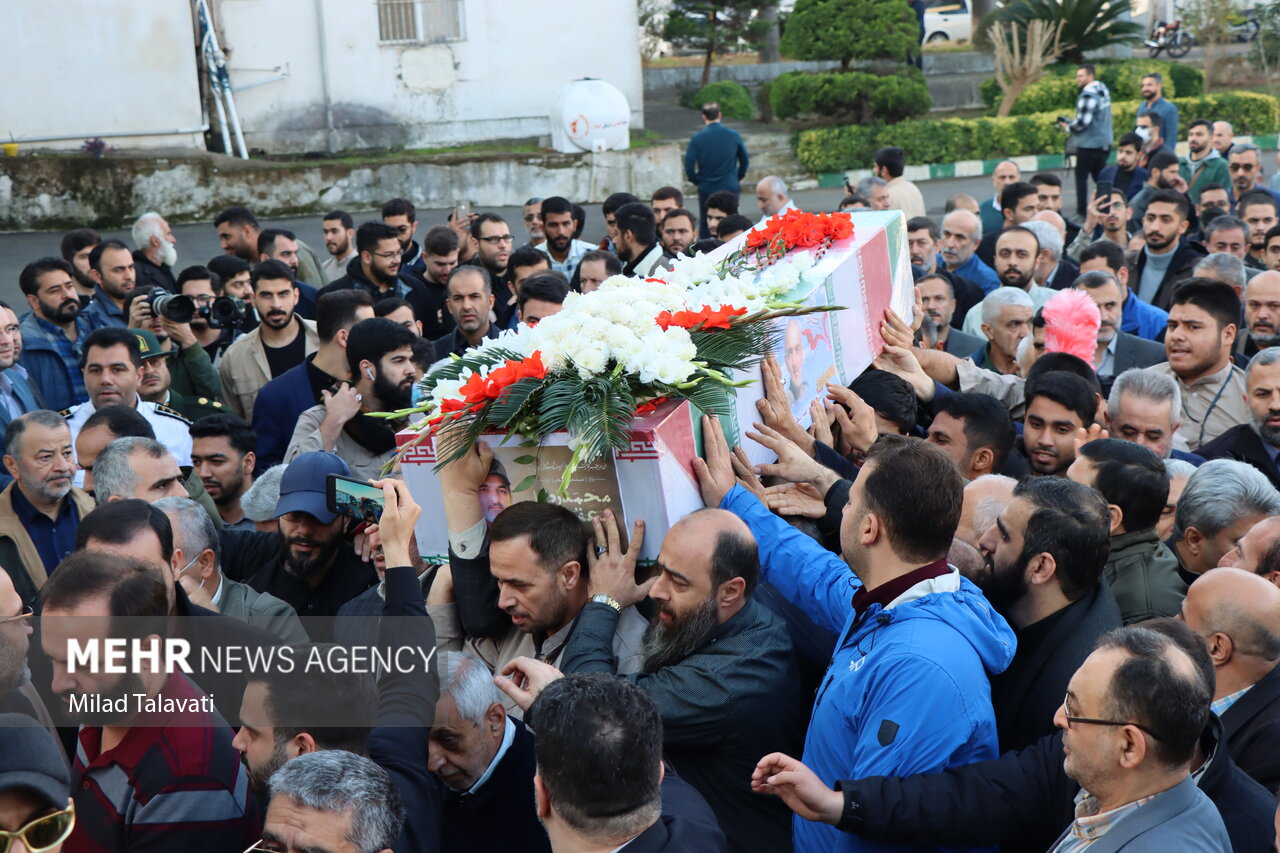 مراسم تشییع و خاکسپاری پیکر شهید مدافع حرم «محمد رضا یعقوبی» مراسم تشییع و خاکسپاری پیکر شهید مدافع حرم «محمد رضا یعقوبی»
