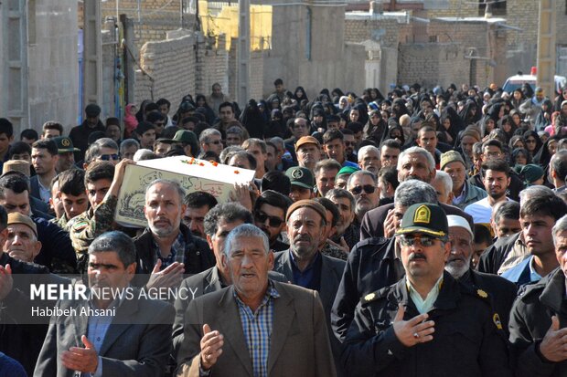 مراسم تشییع و بدرقه پیکر مطهر شهید گمنام در شهر جدید مزرج