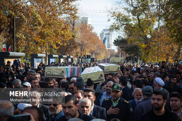 استقبال از پیکر هشت شهید گمنام دفاع مقدس در قزوین