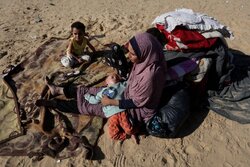 اسارت ۱۴۲ زن و چند کودک شیرخواره توسط صهیونیست‌ها در غزه