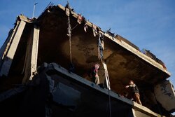 قابض اسرائیلی فوج کا غزہ کے النصر اسپتال پر حملہ: 4 صحافیوں سمیت 19 افراد شہید