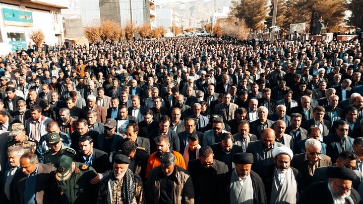 تشییع شهید سید علی فردوسیان در یاسوج/ یاران جنگ همه آمدند