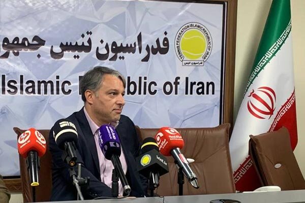 داود عزیزی: تنیس از حق میزبانی خود در دیویس کاپ کوتاه نمیآید داود عزیزی: تنیس از حق میزبانی خود در دیویس کاپ کوتاه نمیآید