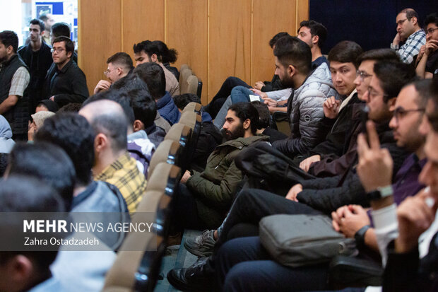 «حسین امیر عبداللهیان» وزیر امور خارجه کشور در نشستی با حضور نمایندگان تشکل‌های دانشجویی، عصر امروز ۱۸ آذر ۱۴۰۲ در دانشگاه تهران حضور یافت