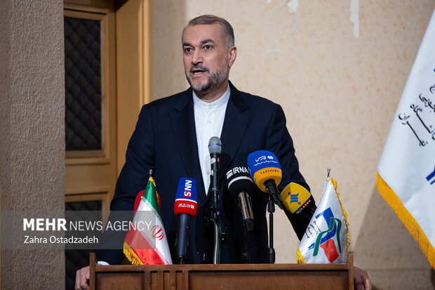 İran, Adalet Divanı'nın kararından memnun İran, Adalet Divanı'nın kararından memnun