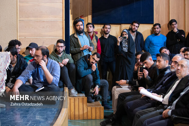 «حسین امیر عبداللهیان» وزیر امور خارجه کشور در نشستی با حضور نمایندگان تشکل‌های دانشجویی، عصر امروز ۱۸ آذر ۱۴۰۲ در دانشگاه تهران حضور یافت