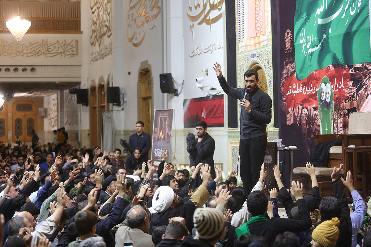 یادواره ۱۸شهید روضه فاطمیه قم در حرم بانوی کرامت برگزار شد+تصاویر