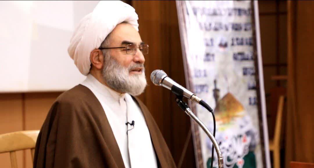 جوانان و دانشجویان درباره انقلاب اسلامی مطالعه کنند جوانان و دانشجویان درباره انقلاب اسلامی مطالعه کنند