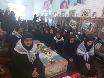 پیکر مطهر شهید گمنام در یکی از مدارس تربت حیدریه تشییع شد